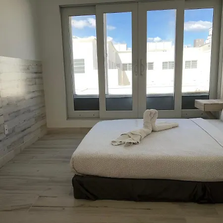 Sobe Suites In Miami Beach Exterior photo